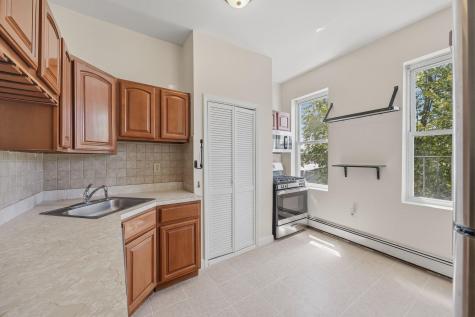 213 48th Street Union City NJ 07087-000