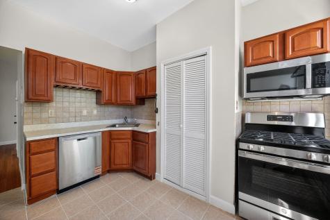 213 48th Street Union City NJ 07087-000