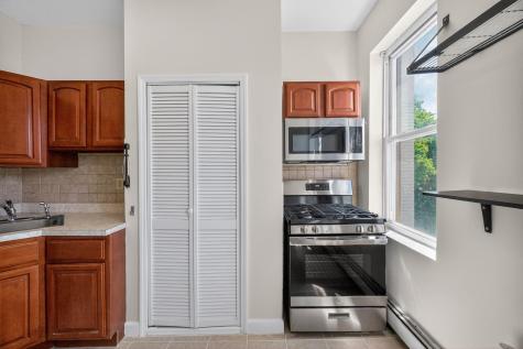 213 48th Street Union City NJ 07087-000