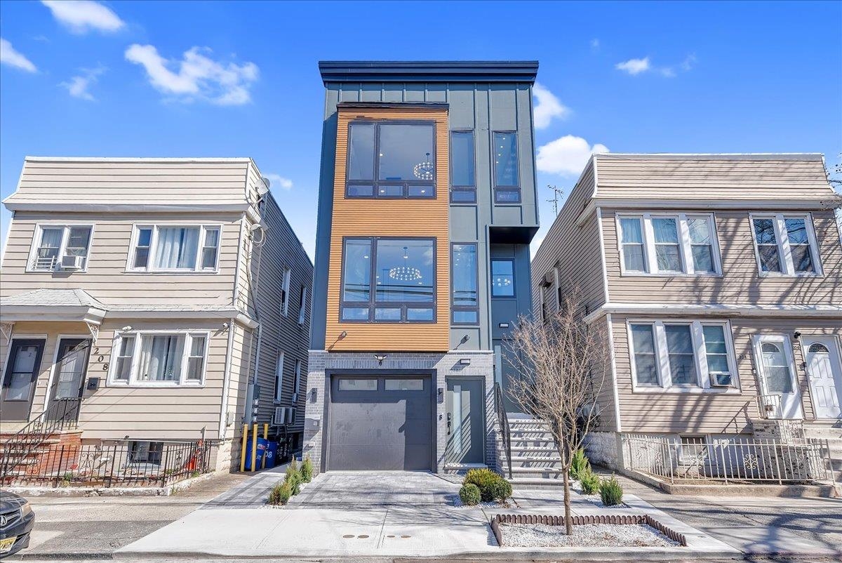 206 Clendenny Avenue Jersey City NJ 07304-1202