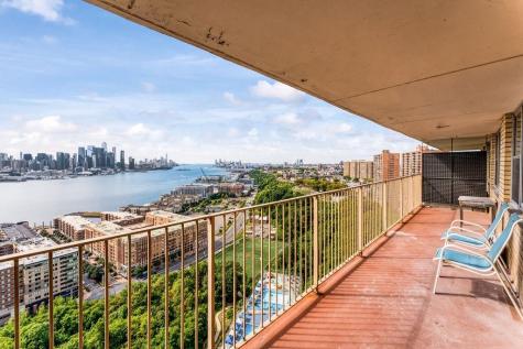 6040 Boulevard East West New York NJ 07093