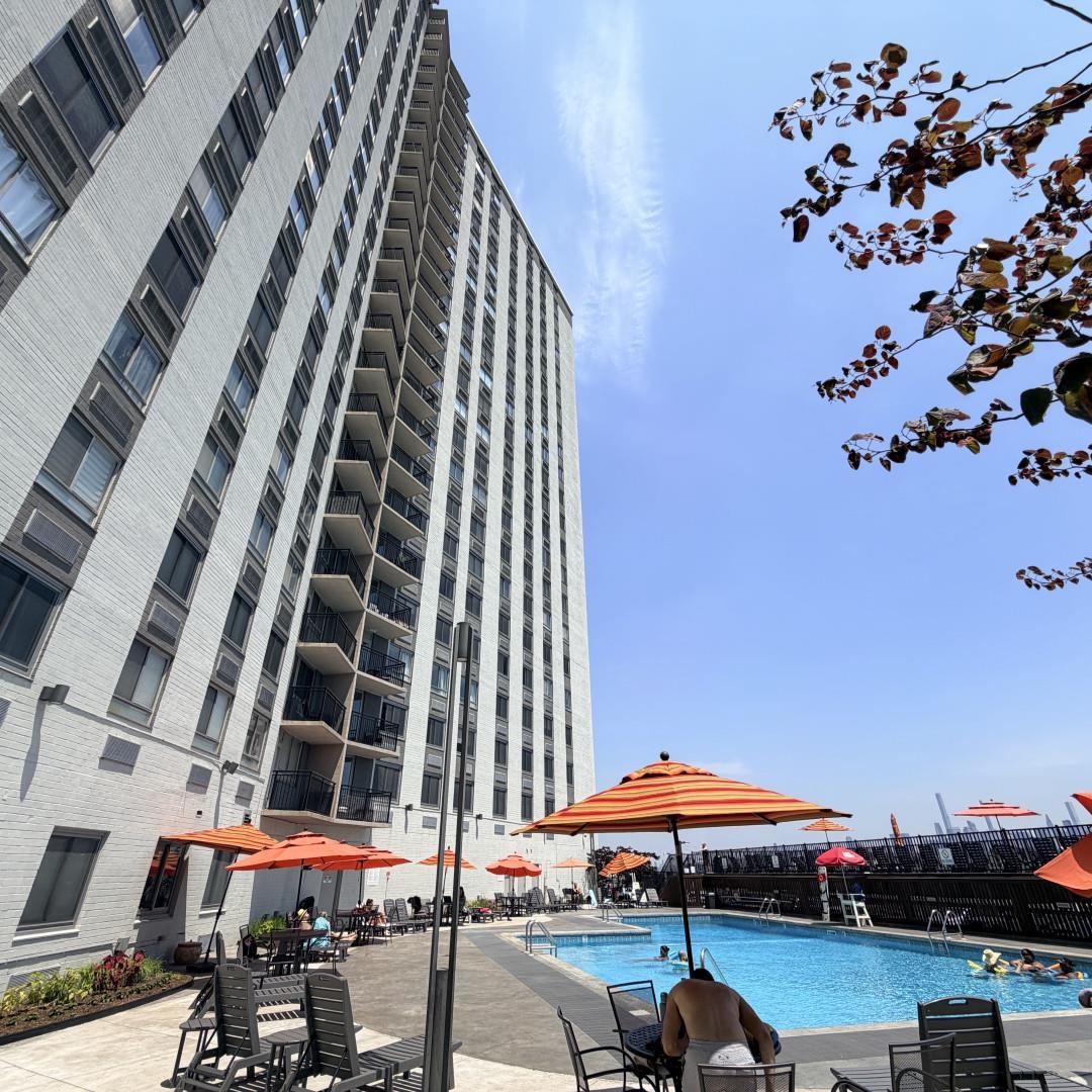 100 Manhattan Avenue Union City NJ 07087