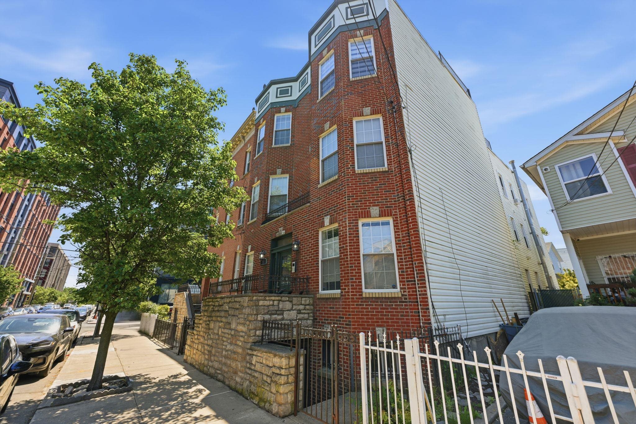 83 Maple Street Jersey City NJ 07304