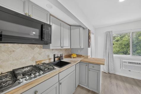 9052 New York Avenue North Bergen NJ 07047