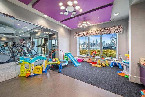 150 Henley Place Weehawken NJ 07086