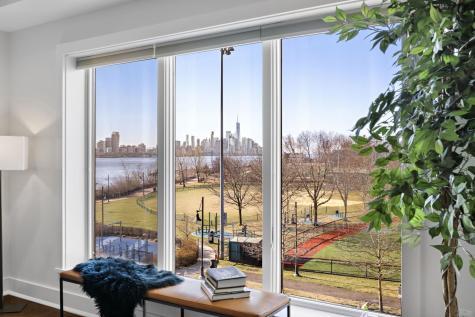150 Henley Place Weehawken NJ 07086