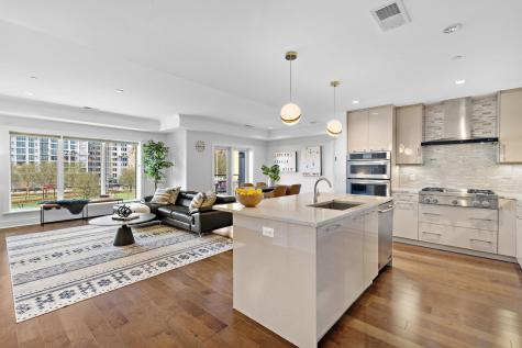 150 Henley Place Weehawken NJ 07086