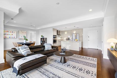 150 Henley Place Weehawken NJ 07086