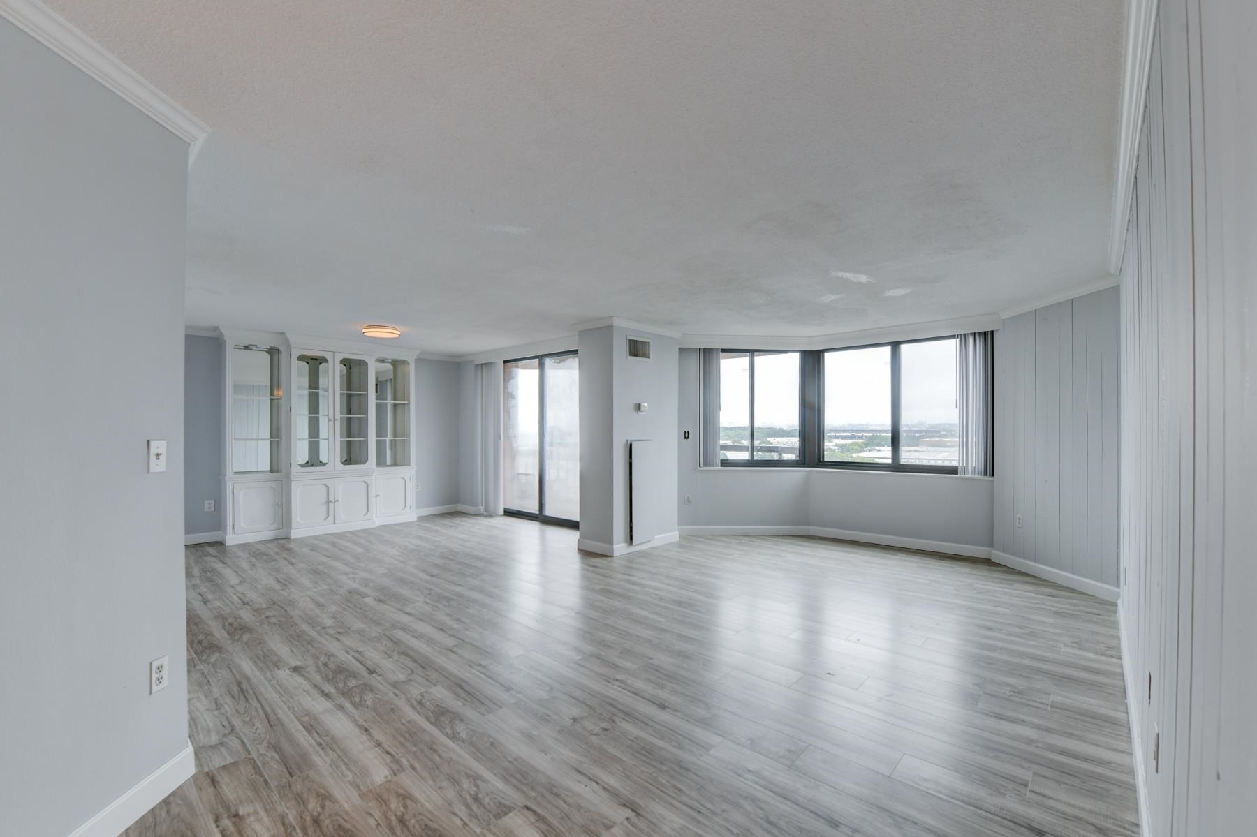 807 Harmon Cove Tower Secaucus NJ 07094