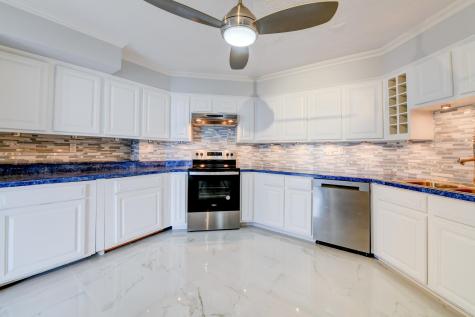 807 Harmon Cove Tower Secaucus NJ 07094