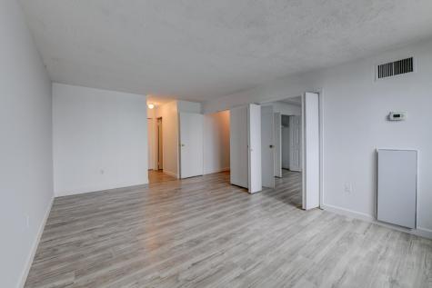807 Harmon Cove Tower Secaucus NJ 07094