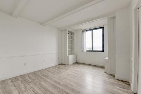 807 Harmon Cove Tower Secaucus NJ 07094