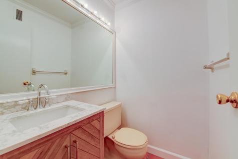 807 Harmon Cove Tower Secaucus NJ 07094