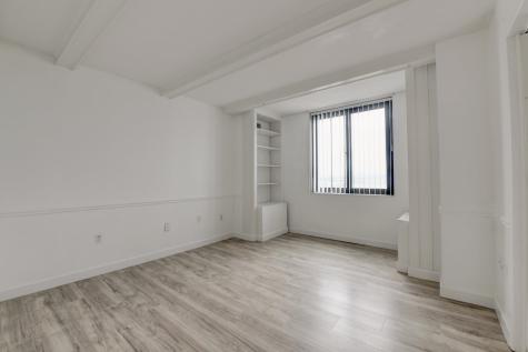 807 Harmon Cove Tower Secaucus NJ 07094