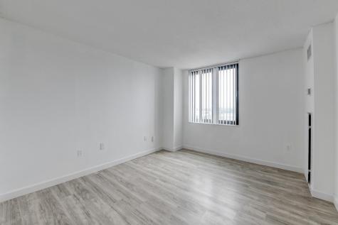 807 Harmon Cove Tower Secaucus NJ 07094