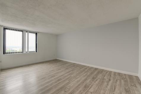 807 Harmon Cove Tower Secaucus NJ 07094