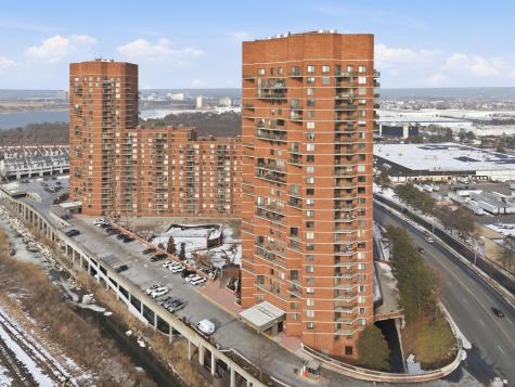 807 Harmon Cove Tower Secaucus NJ 07094