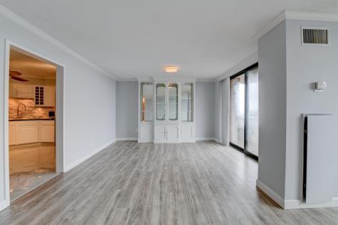 807 Harmon Cove Tower Secaucus NJ 07094