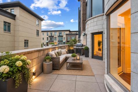 22 Oxford Landing Weehawken NJ 07086