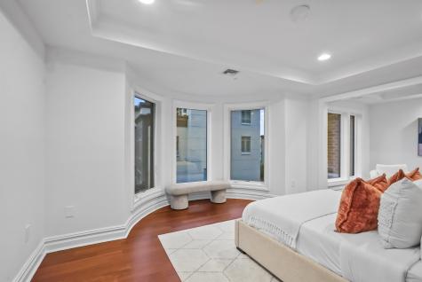 22 Oxford Landing Weehawken NJ 07086
