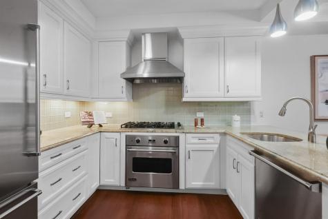 22 Oxford Landing Weehawken NJ 07086