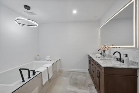 22 Oxford Landing Weehawken NJ 07086