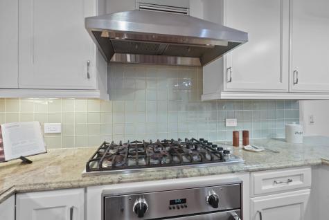22 Oxford Landing Weehawken NJ 07086