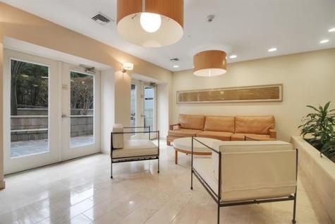 22 Oxford Landing Weehawken NJ 07086