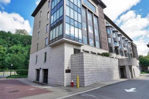 22 Oxford Landing Weehawken NJ 07086