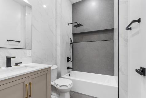 13 Wegman Court Jersey City NJ 07305