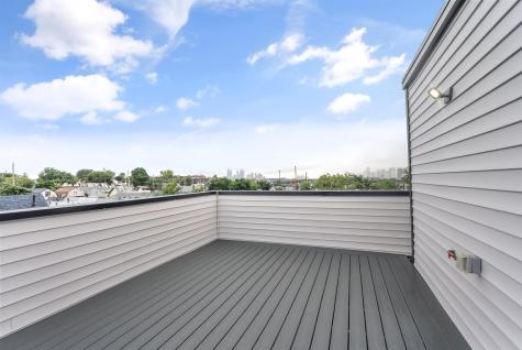 13 Wegman Court Jersey City NJ 07305