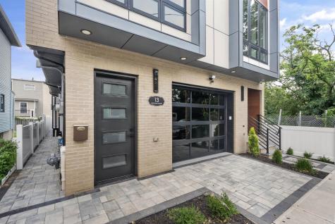 13 Wegman Court Jersey City NJ 07305
