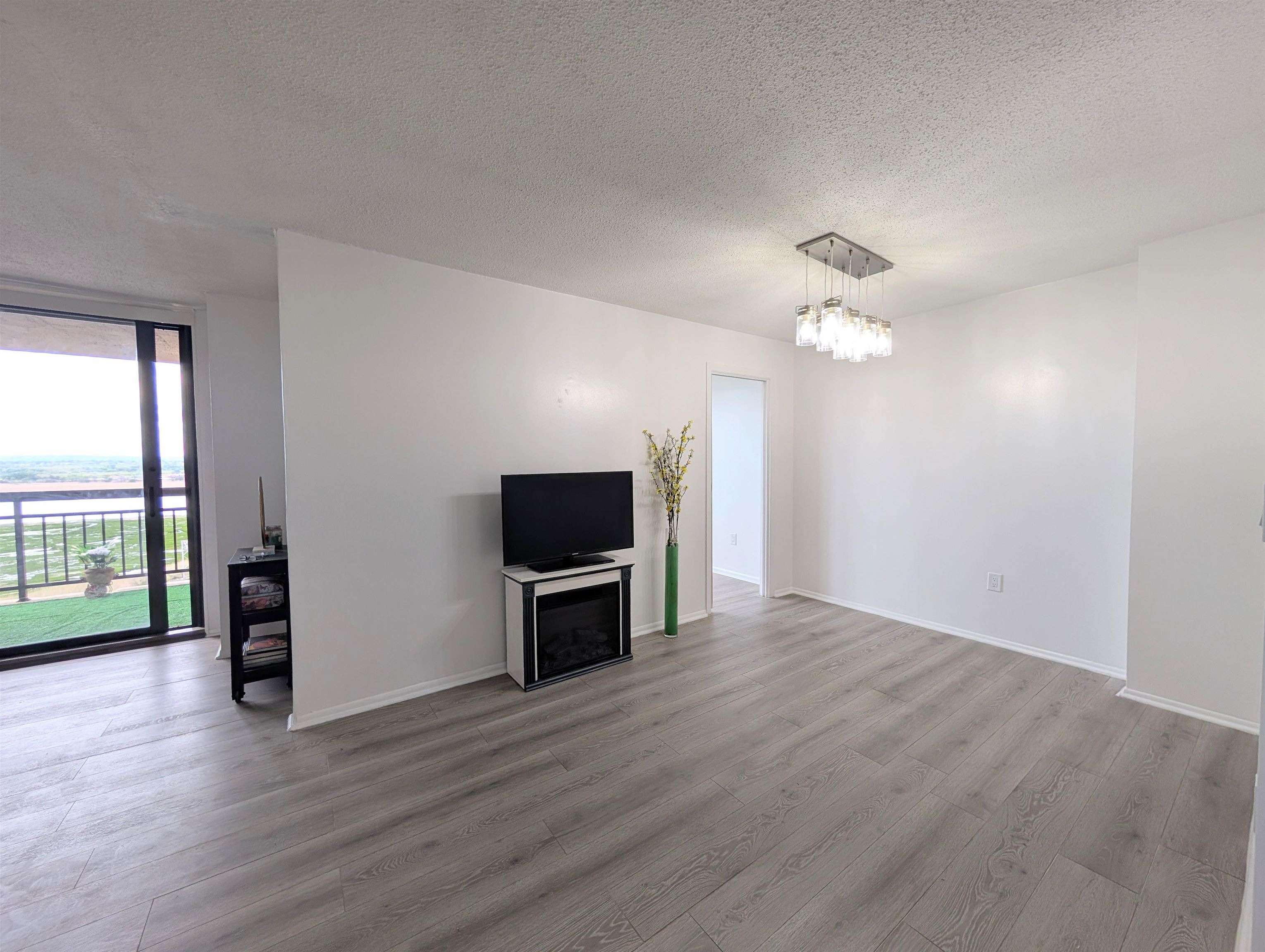 918 Harmon Cove Tower Secaucus NJ 07094