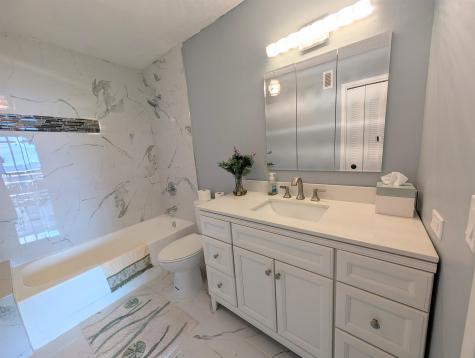 918 Harmon Cove Tower Secaucus NJ 07094