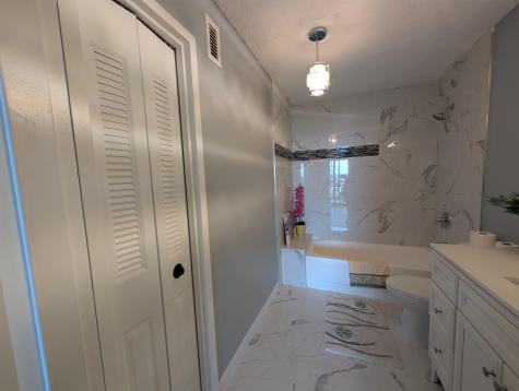 918 Harmon Cove Tower Secaucus NJ 07094