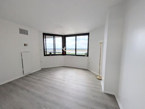 918 Harmon Cove Tower Secaucus NJ 07094