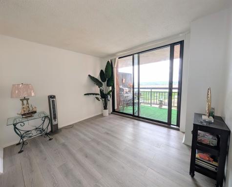 918 Harmon Cove Tower Secaucus NJ 07094