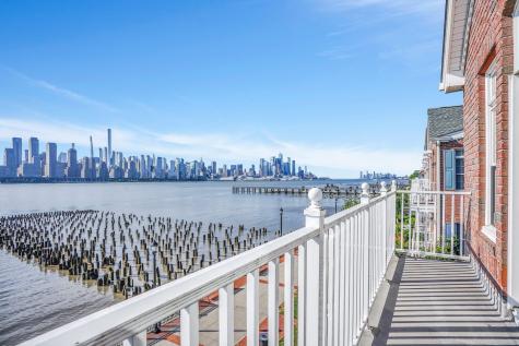 14 Lydia Drive Guttenberg NJ 07093
