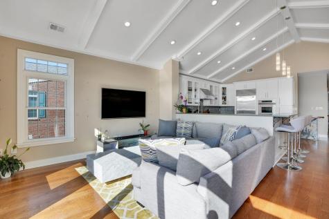 14 Lydia Drive Guttenberg NJ 07093