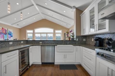 14 Lydia Drive Guttenberg NJ 07093