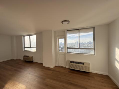 100 Manhattan Avenue Union City NJ 07087