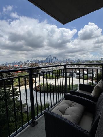 100 Manhattan Avenue Union City NJ 07087