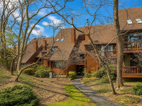 412 Egret Lane Secaucus NJ 07094