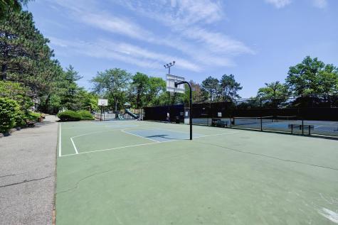 412 Egret Lane Secaucus NJ 07094