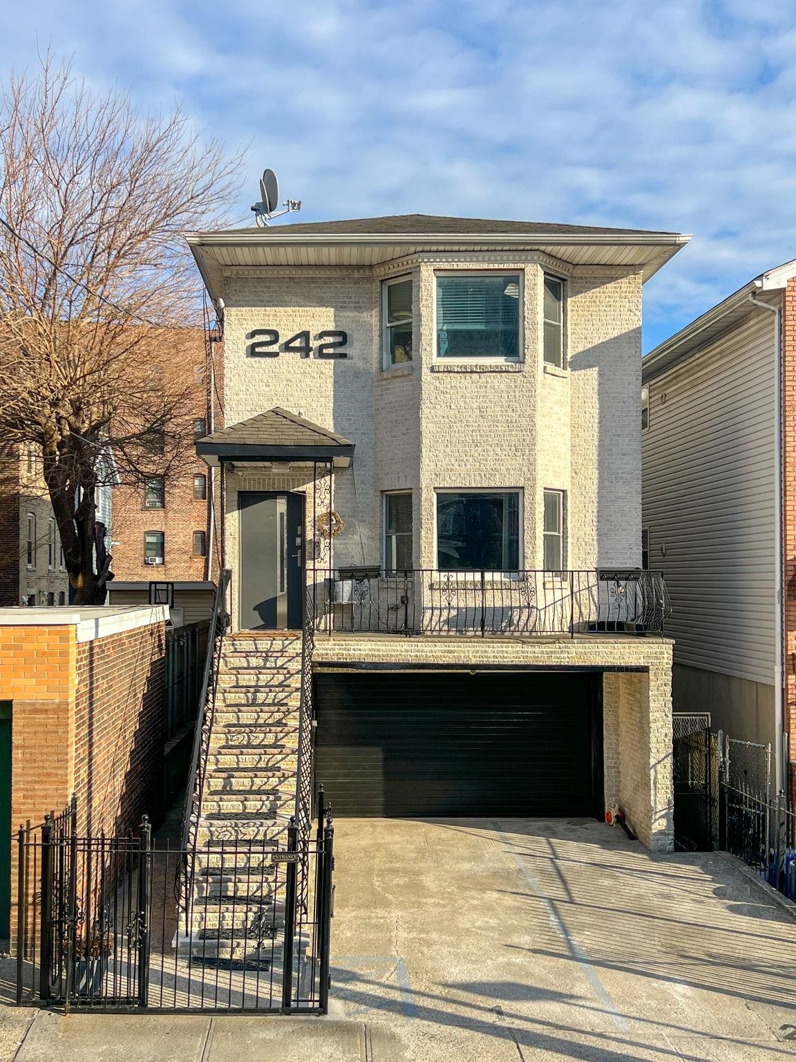 242 Baldwin Avenue Jersey City NJ 07306