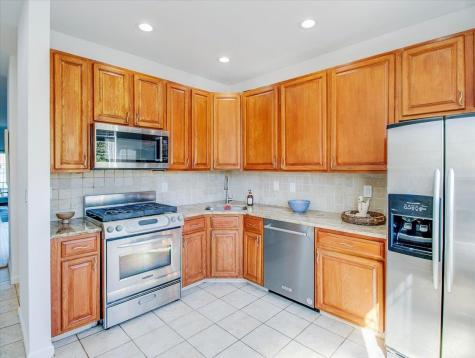 126 Cottonwood Street Jersey City NJ 07305