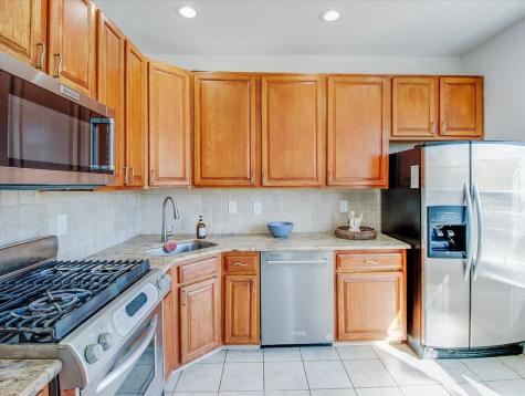 126 Cottonwood Street Jersey City NJ 07305