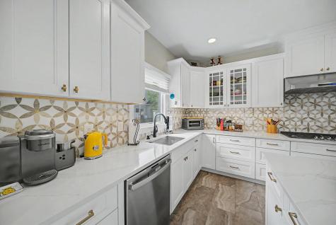 28 Jacobs Landing Way Secaucus NJ 07094