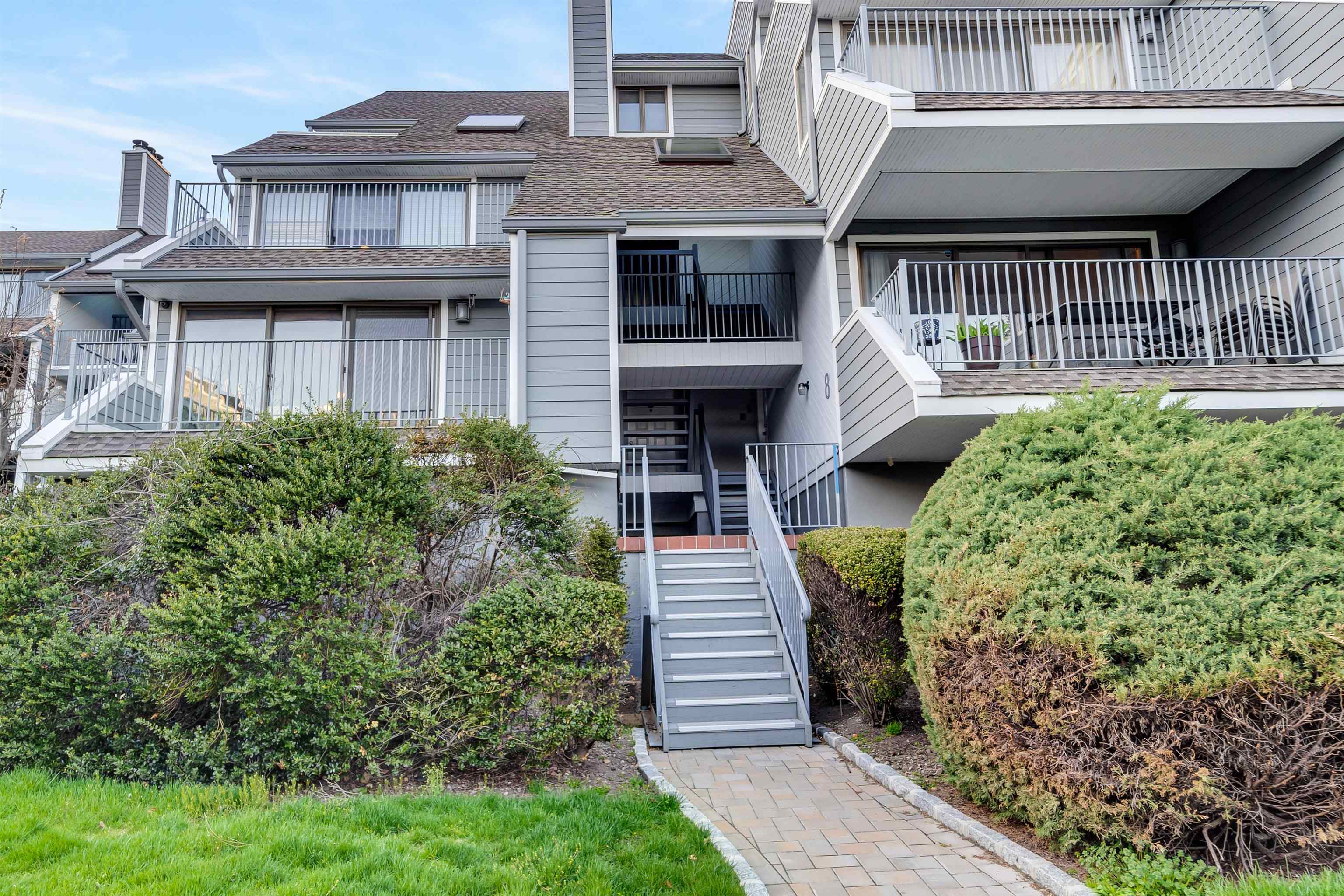 8C Cove Lane North Bergen NJ 07047