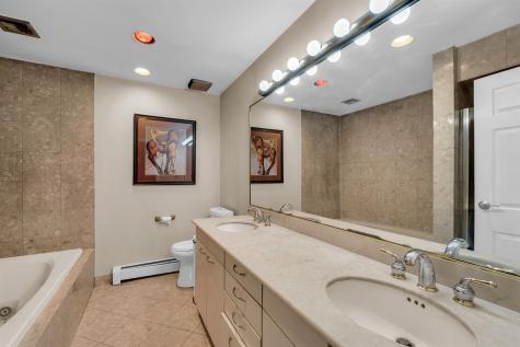 8C Cove Lane North Bergen NJ 07047